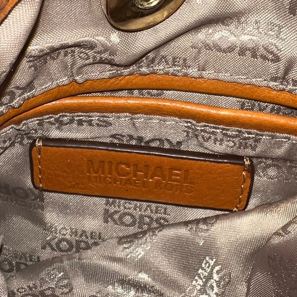 Michael Kors MK Signature Canvas Swing Crossbody Bag Purse - Picture 5 of 7